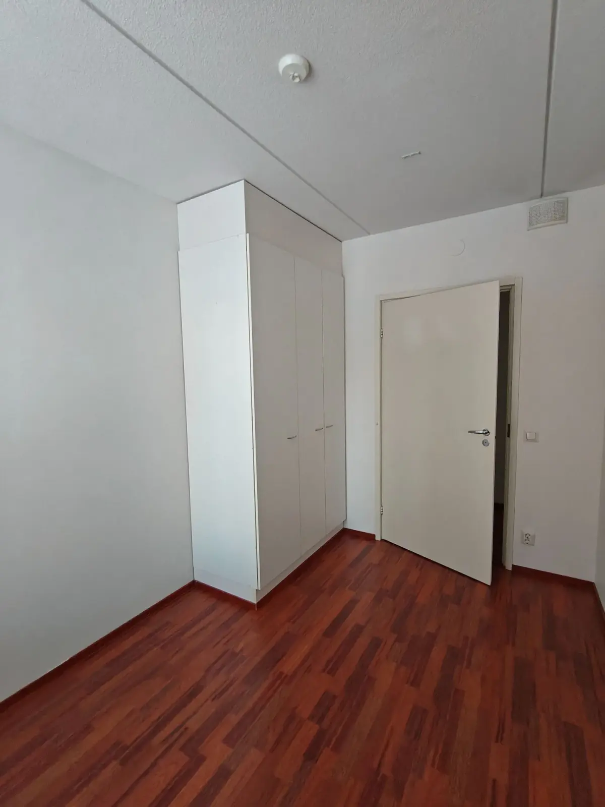 Pohjakuva vantaa/myyrmaki/kilterinaukio-5/1173-4868