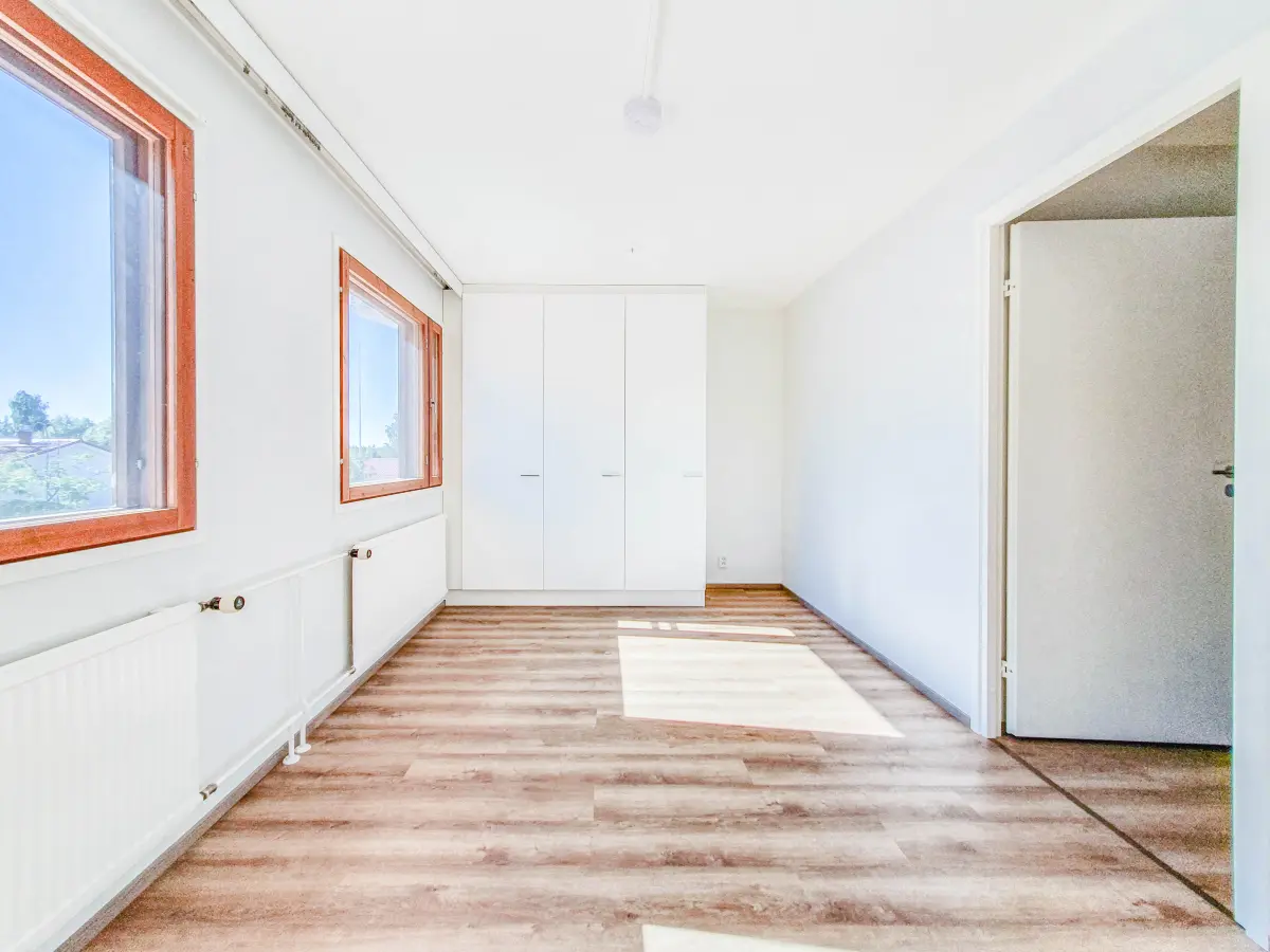 Pohjakuva kirkkonummi/masala/sepankylantie-12/2004-14790