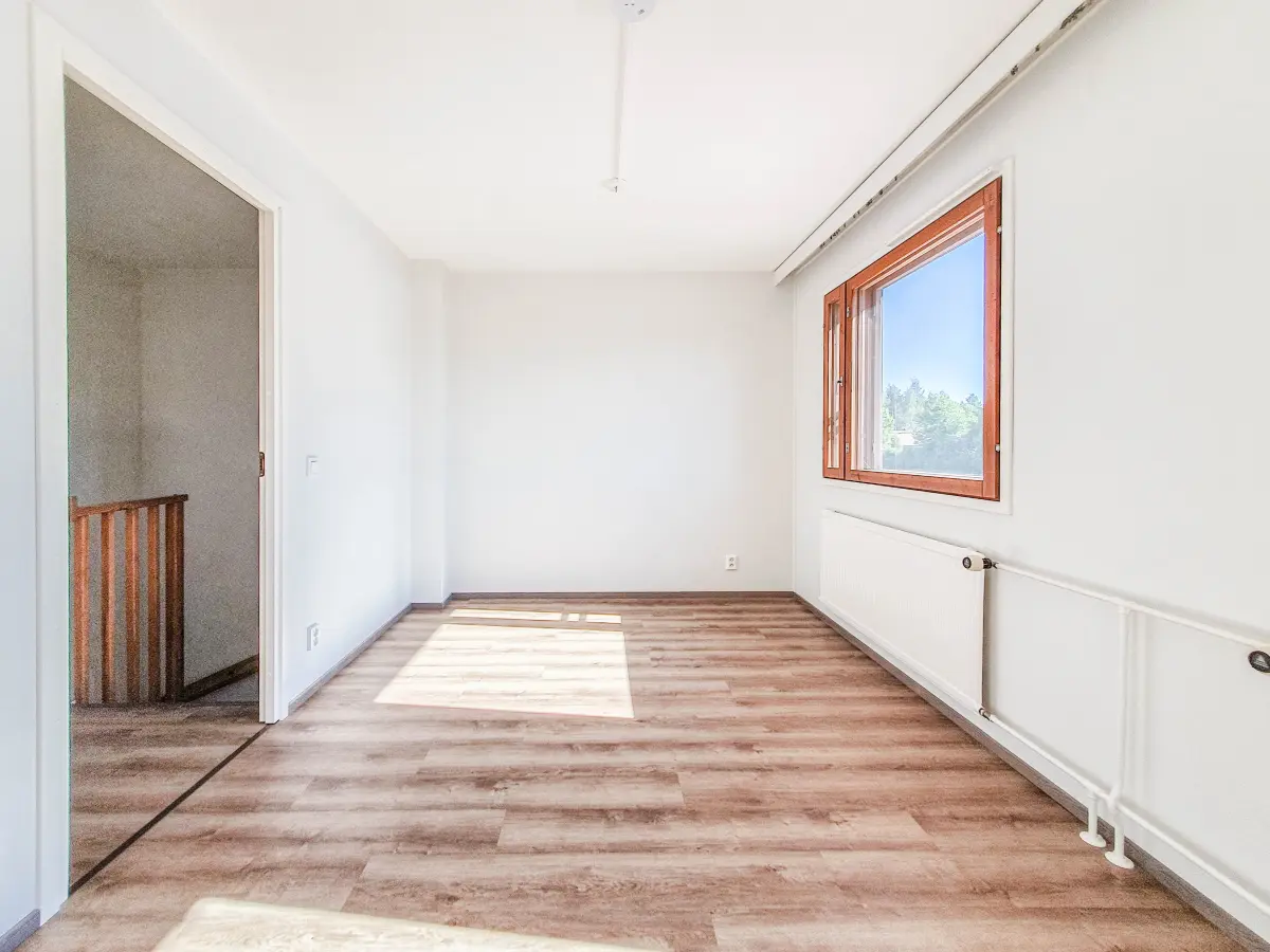 Pohjakuva kirkkonummi/masala/sepankylantie-12/2004-14790