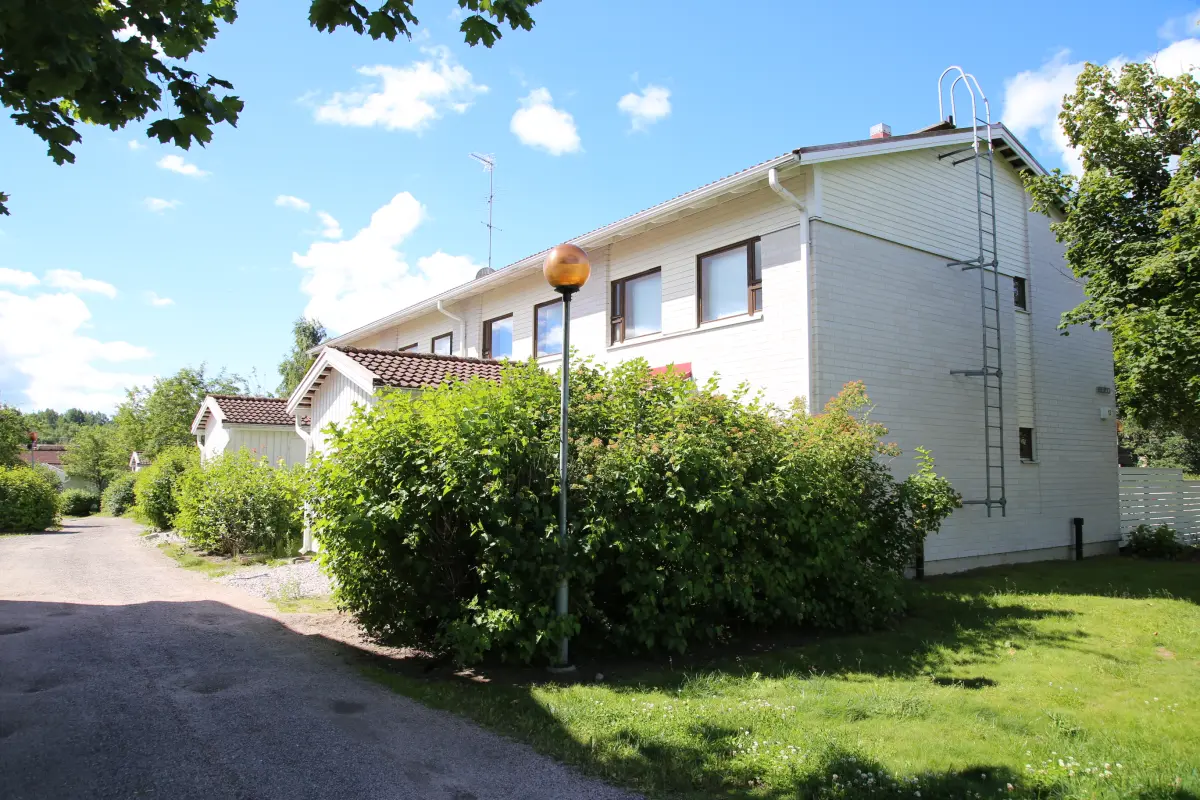 Pohjakuva kirkkonummi/masala/sepankylantie-12/2004-14790