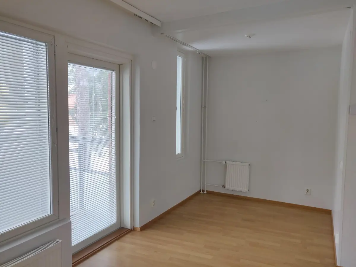 Pohjakuva vantaa/myyrmaki/kilterinaukio-1/1175-4846