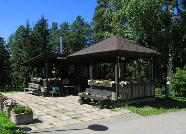 Pohjakuva luhtikatu-2