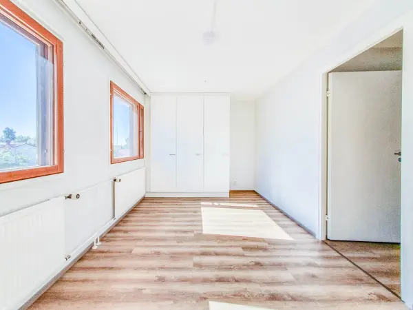 Pohjakuva kirkkonummi/masala/sepankylantie-12/2004-14790