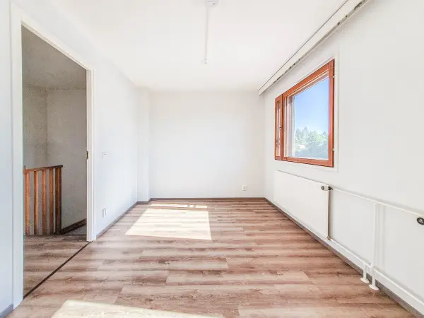 Pohjakuva kirkkonummi/masala/sepankylantie-12/2004-14790