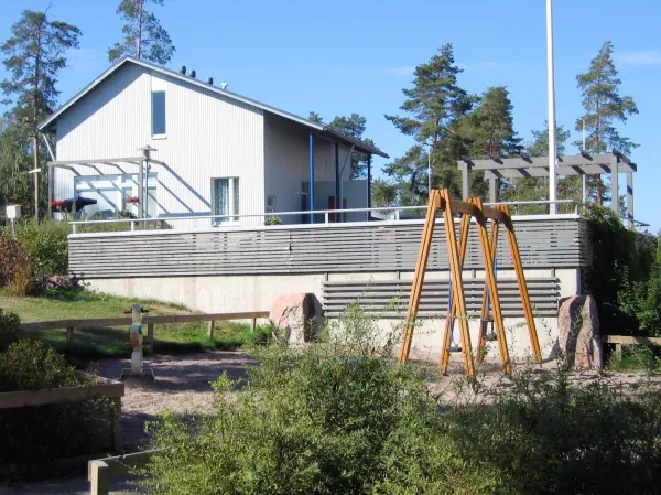 Pohjakuva huvilinnanmaki-7